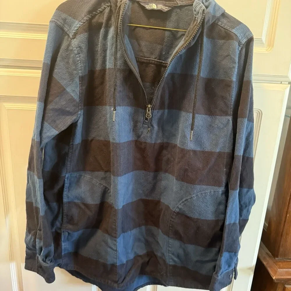 The North Face Women’s Blue Black Plaid 1/4 Zip Pullover Jacket Size Medium